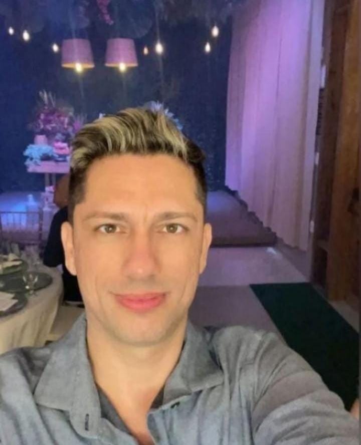 Somassagens - James Somassagens - James